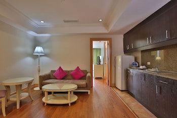 Crown Regency Hotel And Towers