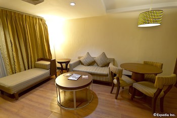 Crown Regency Hotel And Towers