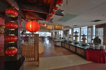 Crown Regency Hotel And Towers