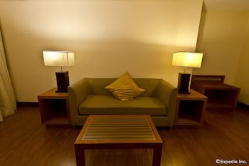 Crown Regency Hotel And Towers