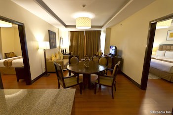 Crown Regency Hotel And Towers
