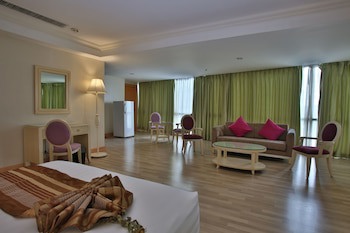 Crown Regency Hotel And Towers