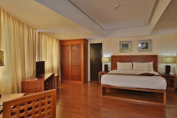 Crown Regency Hotel And Towers
