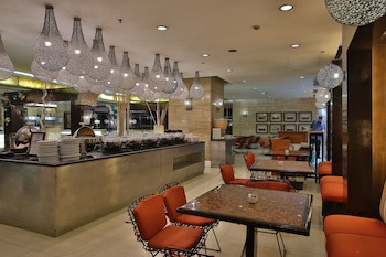 Crown Regency Hotel And Towers