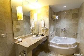 Crown Regency Hotel And Towers