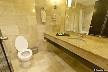 Crown Regency Hotel And Towers