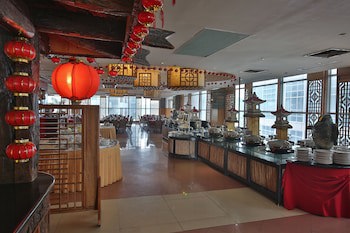 Crown Regency Hotel And Towers