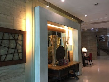 Crown Regency Hotel And Towers