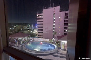 Crown Regency Hotel And Towers