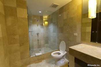 Crown Regency Hotel And Towers