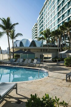 La Concha Renaissance San Juan Resort