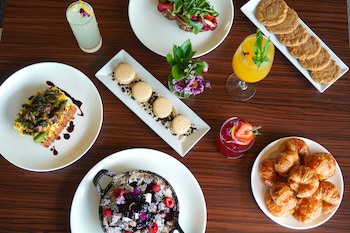 La Concha Renaissance San Juan Resort