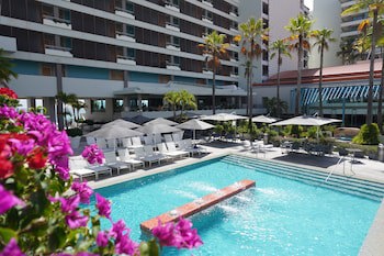 La Concha Renaissance San Juan Resort