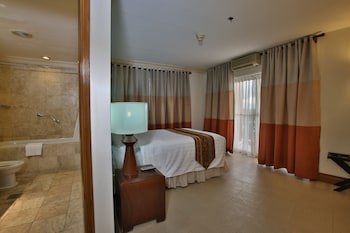 Crown Regency Suites & Residences - Mactan