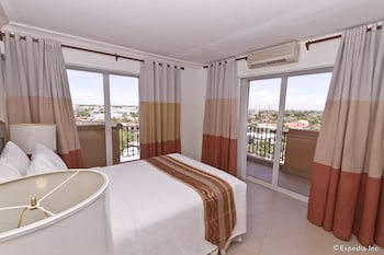 Crown Regency Suites & Residences - Mactan
