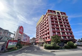 Crown Regency Suites & Residences - Mactan