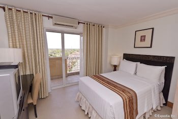 Crown Regency Suites & Residences - Mactan