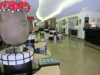Crown Regency Suites & Residences - Mactan