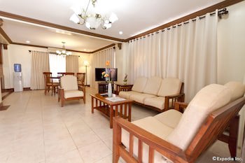 Crown Regency Suites & Residences - Mactan