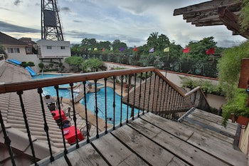 Crown Regency Suites & Residences - Mactan