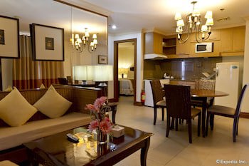 Crown Regency Suites & Residences - Mactan