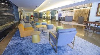 Crown Regency Suites & Residences - Mactan