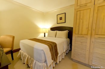 Crown Regency Suites & Residences - Mactan
