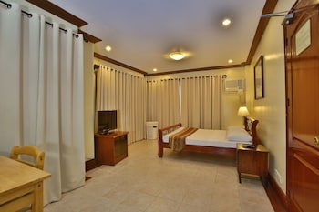 Crown Regency Suites & Residences - Mactan