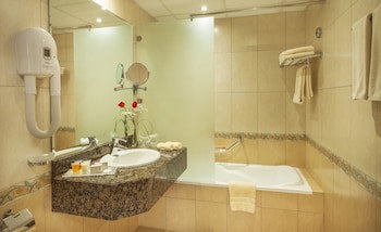 Golden Tulip Sharjah