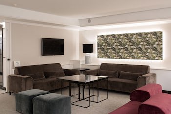 Acacia Suite