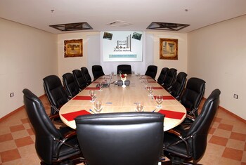 Al Liwan Suites