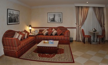 Al Liwan Suites