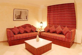 Al Liwan Suites