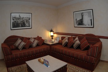 Al Liwan Suites