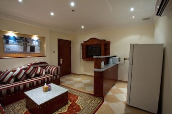 Al Liwan Suites