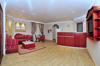 Al Liwan Suites
