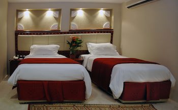 Al Liwan Suites