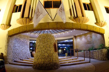 Al Liwan Suites