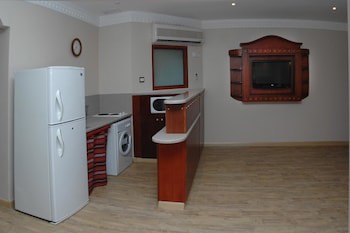 Al Liwan Suites