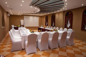 Al Liwan Suites