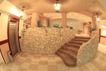 Al Liwan Suites