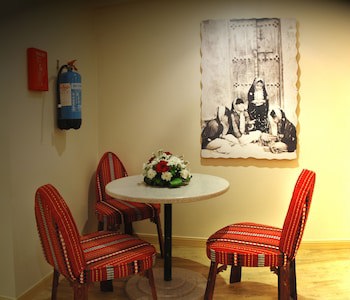 Al Liwan Suites