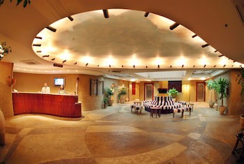 Al Liwan Suites