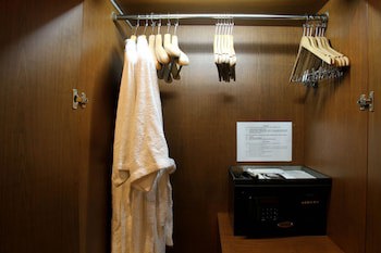 Furamaxclusive Sathorn, Bangkok