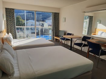 Picton Yacht Club Hotel