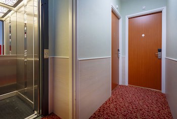 Amsterdam Downtown Hotel