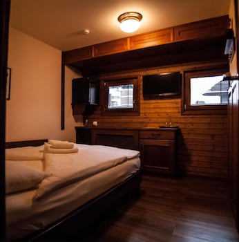Boat Hotel Matylda