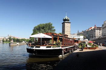 Boat Hotel Matylda