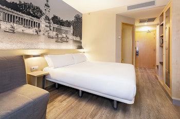 B&B Madrid Aeropuerto T1 T2 T3