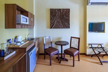 Microtel By Wyndham Davao